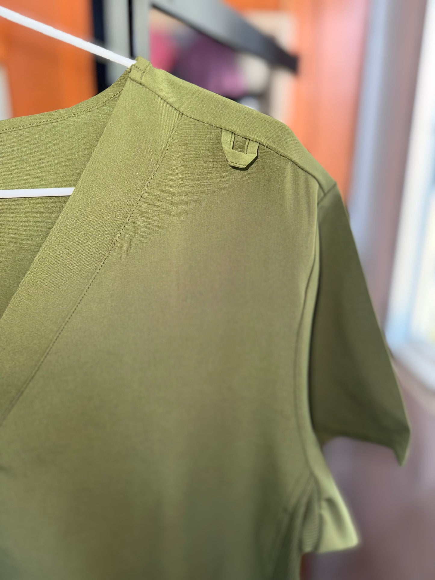 Unisex Ribbed Side Scrub Top